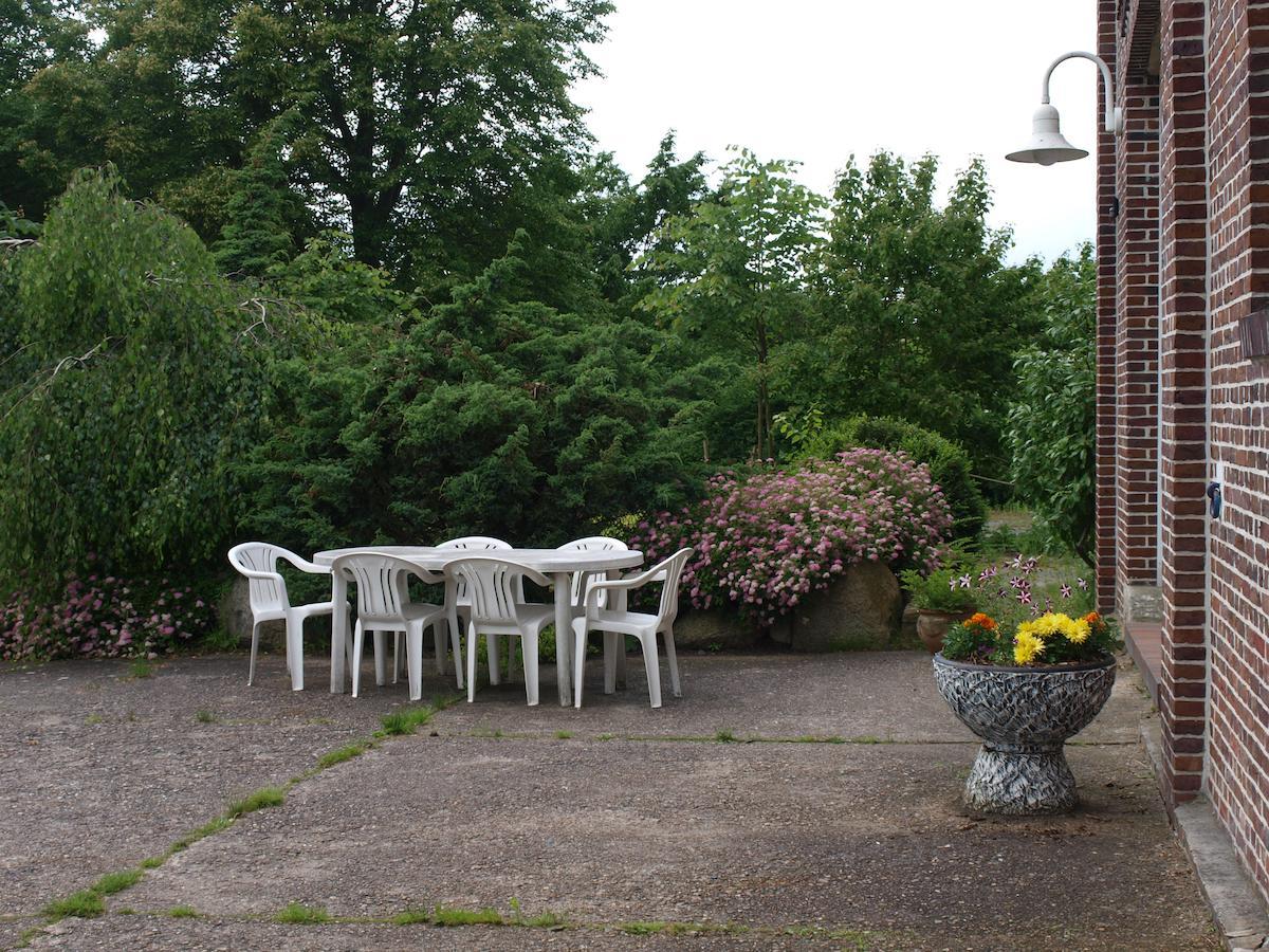 Gut Harlinghausen Hotel Ovelgonne Exterior photo
